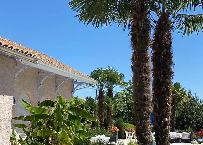 Domaine De La Provencale Bed & Breakfast Saint-Didier-de-la-Tour