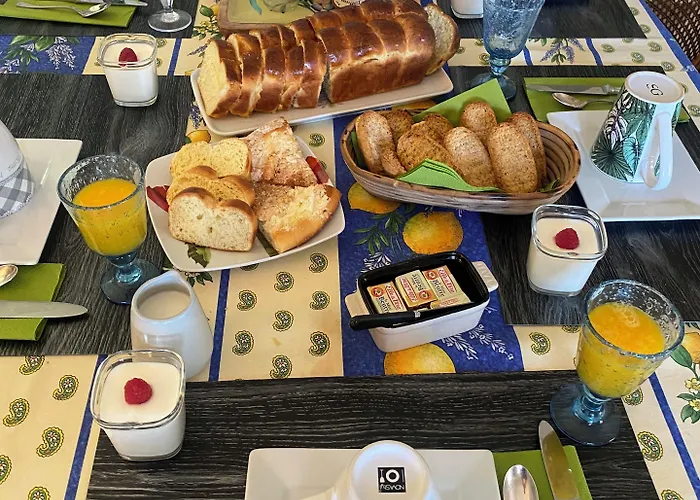 Domaine De La Provencale Bed & Breakfast 3*