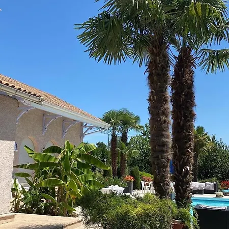 Domaine De La Provencale Bed & Breakfast Saint-Didier-de-la-Tour